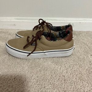 Vans 5.5 Canvas Shoe